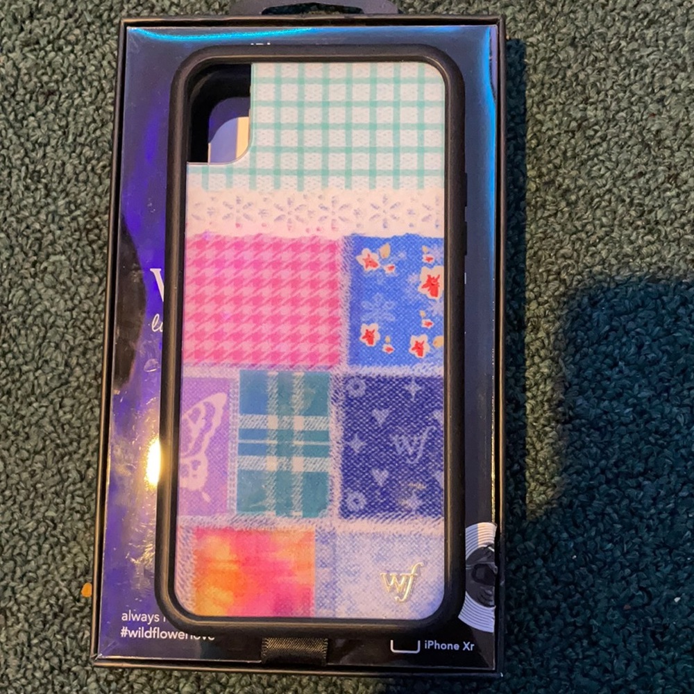 iphone XR wildflower phone case
